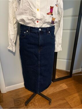 BANANA REPUBLIC Dark Wash Denim Pencil Skirt